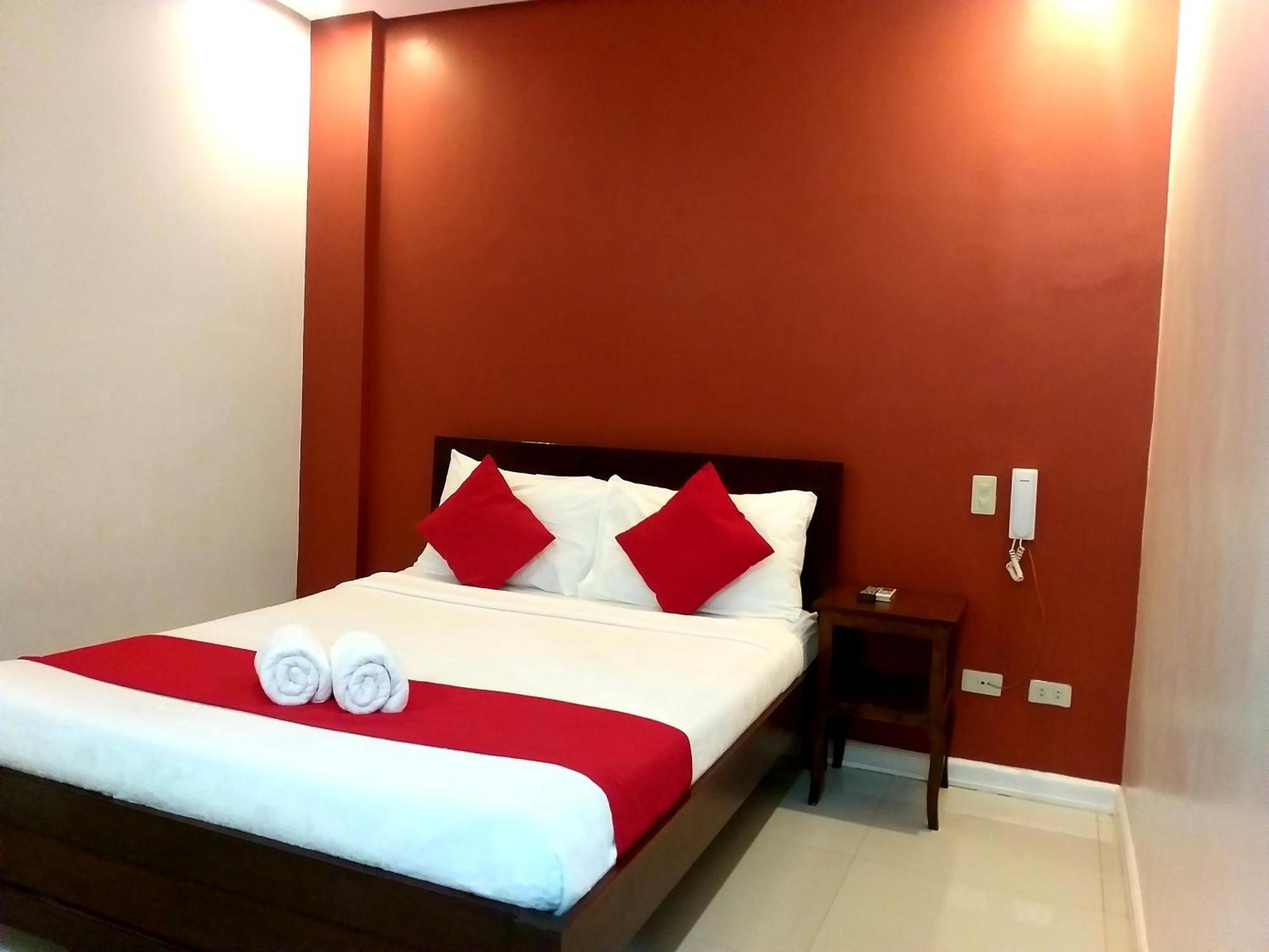 Royale Parc Hotel Puerto Princesa Palawan Buitenkant foto