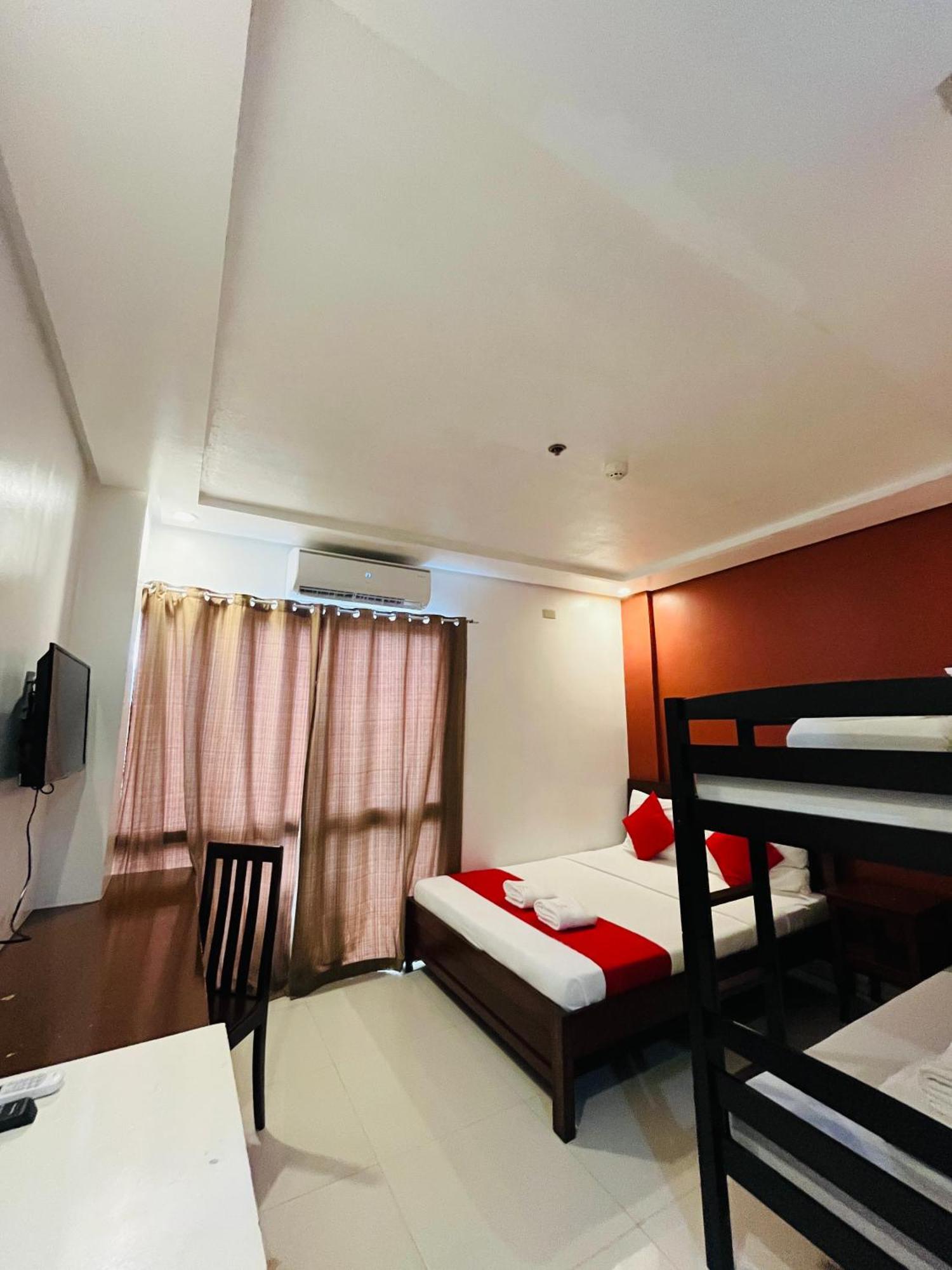 Royale Parc Hotel Puerto Princesa Palawan Buitenkant foto